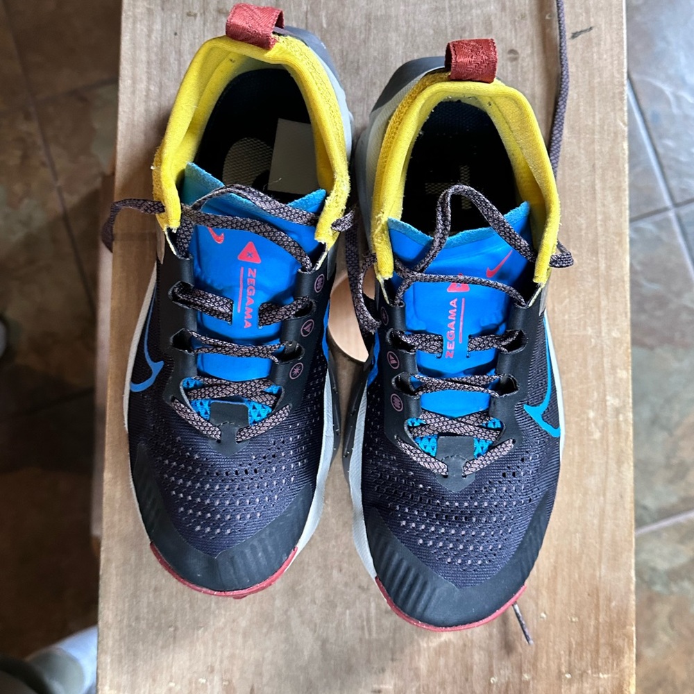 Women’s Nike zoomX Zegma trail running shoe sneaker. Size 8 - Picture 4 of 11